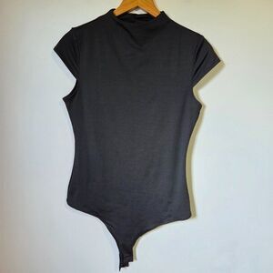 NWT LULUS BLACK MOCK NECK CAP SLEEVES BODYSUIT SIZE LARGE